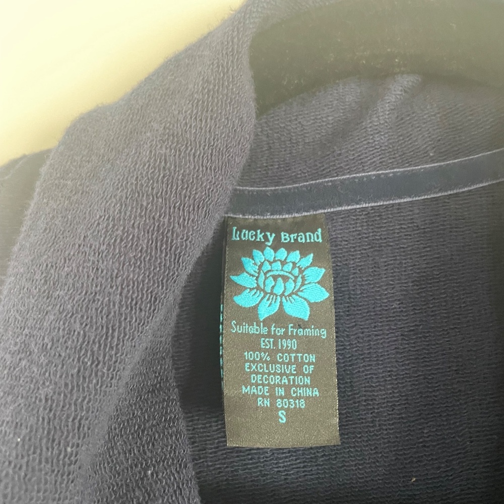 Lucky Brand 100% Cotton Wrap with Embroidery Design on Back and Sleeves - Picture 2 of 5